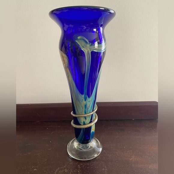 Glass Vase - Picture 4 of 12
